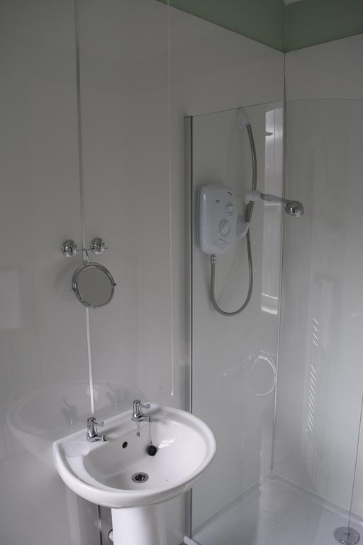Cumberland Inn Олстън Екстериор снимка